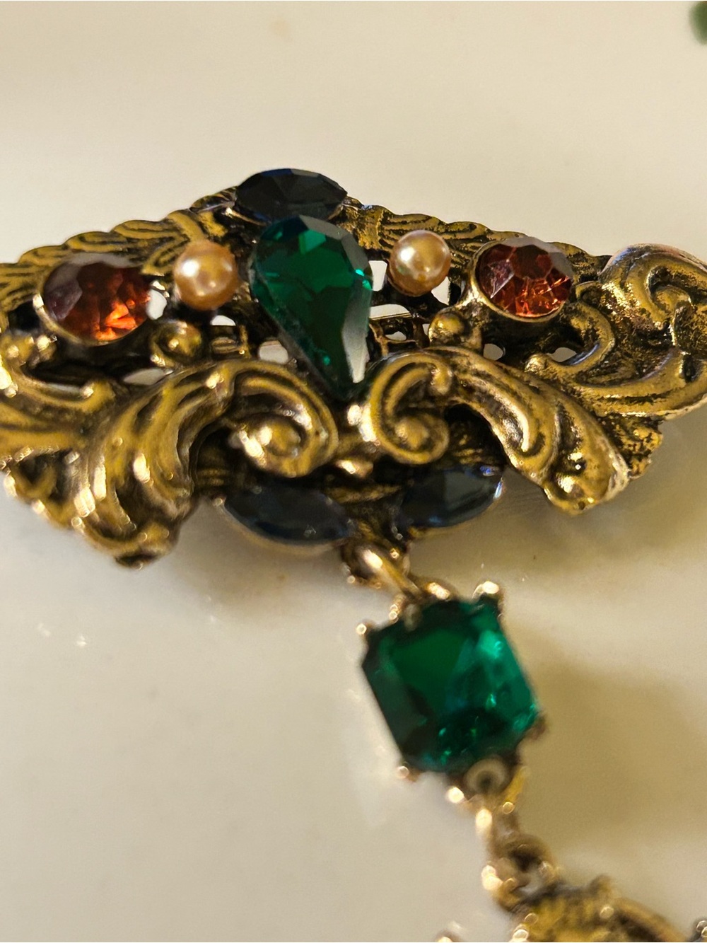 Gold-Tone Emerald Cherub Drop Brooch Women's Jewelry faux pearls and crystal pin - Picture 2 of 4